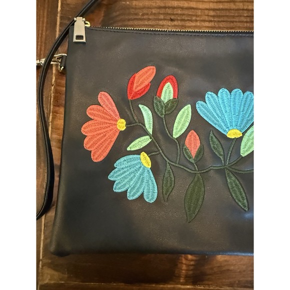Embroidered Crossbody Purse Bright Floral Design with Adjustable Strap Zipper - Picture 3 of 8